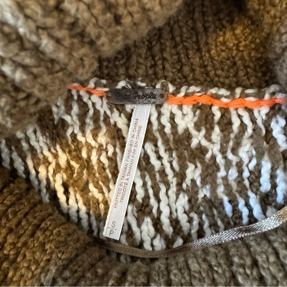 Free People Small Jupiter Sweater ~ Houndstooth Cropped Oversized Cowl Neck - Picture 7 of 8